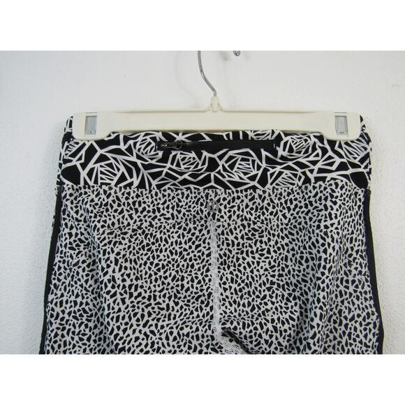 Lululemon Size 6 Real Quick Tight Miss Mosaic White / Posey Black White - Picture 5 of 9